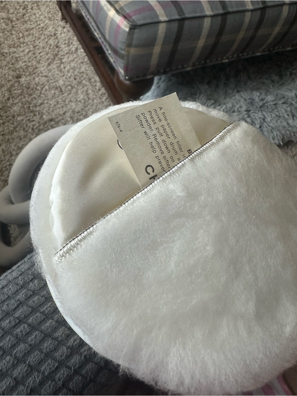 Vintage CHANEL Bath Powder Puff with Satin Pocket Insert - Picture 4 of 6